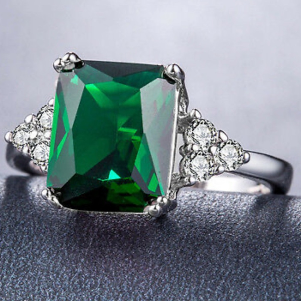 NEW 925 Sterling Silver Green Stone Ring - Picture 3 of 5
